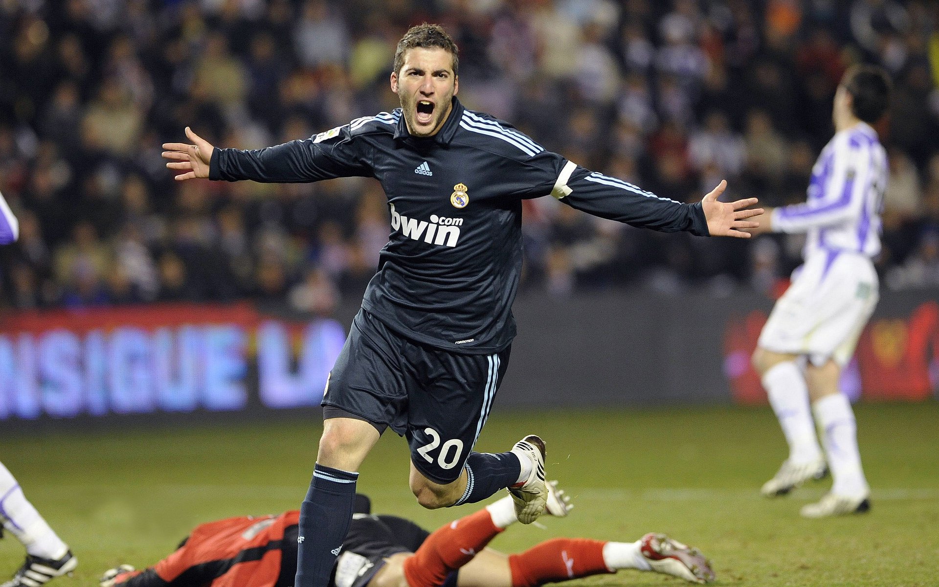 九游会-电竞比赛中的临场应变：灵活调整，适应变化，电竞活动应急方案